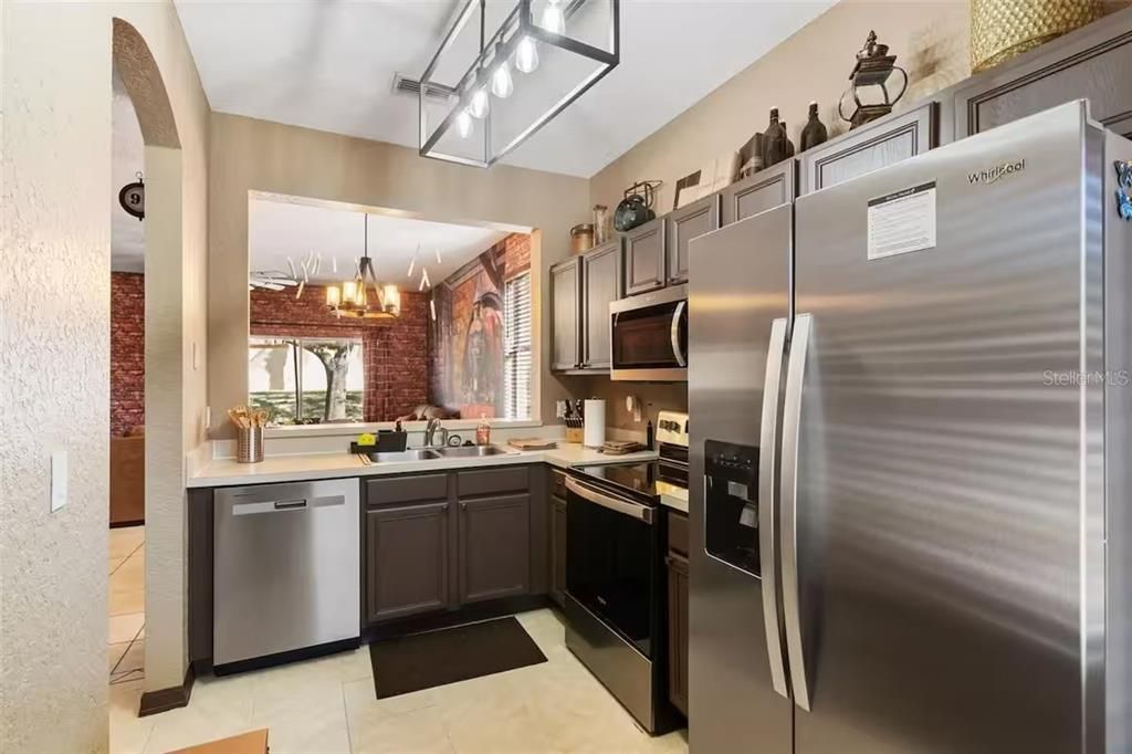 For Sale: $299,000 (4 beds, 3 baths, 1856 Square Feet)