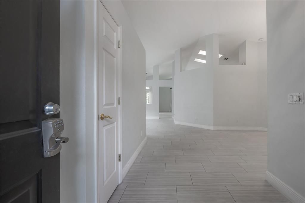For Sale: $550,000 (3 beds, 2 baths, 1728 Square Feet)