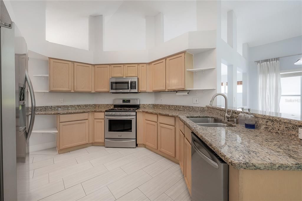 For Sale: $550,000 (3 beds, 2 baths, 1728 Square Feet)