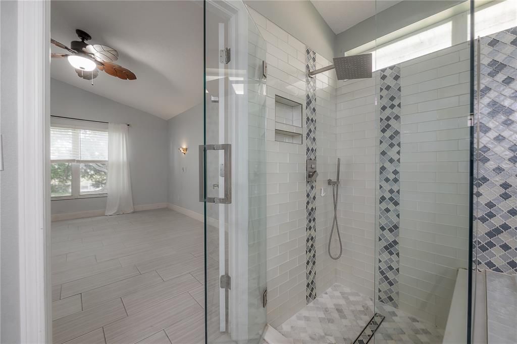 For Sale: $550,000 (3 beds, 2 baths, 1728 Square Feet)