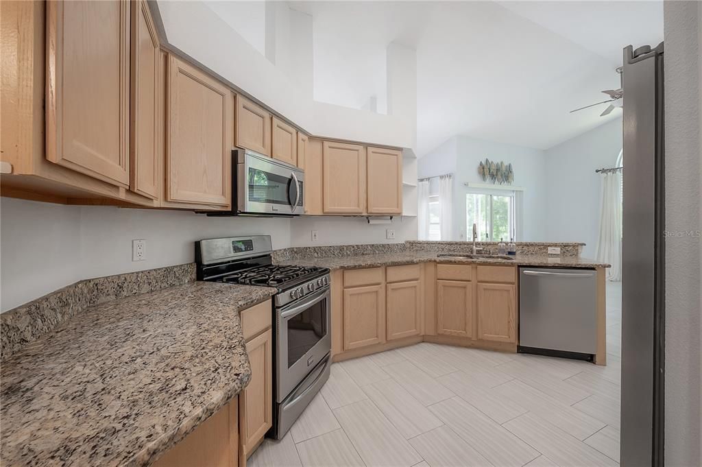 For Sale: $550,000 (3 beds, 2 baths, 1728 Square Feet)