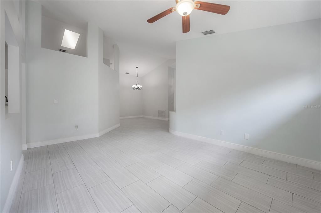 For Sale: $550,000 (3 beds, 2 baths, 1728 Square Feet)