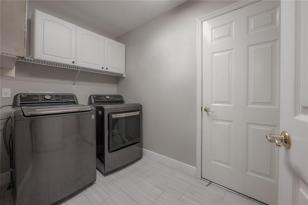 For Sale: $550,000 (3 beds, 2 baths, 1728 Square Feet)