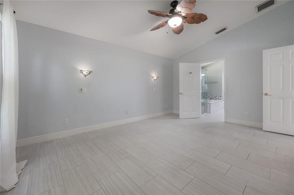 For Sale: $550,000 (3 beds, 2 baths, 1728 Square Feet)