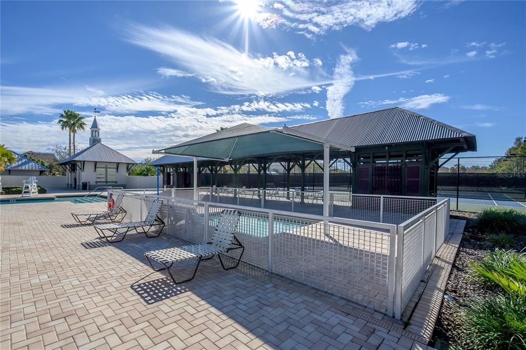 For Sale: $550,000 (3 beds, 2 baths, 1728 Square Feet)