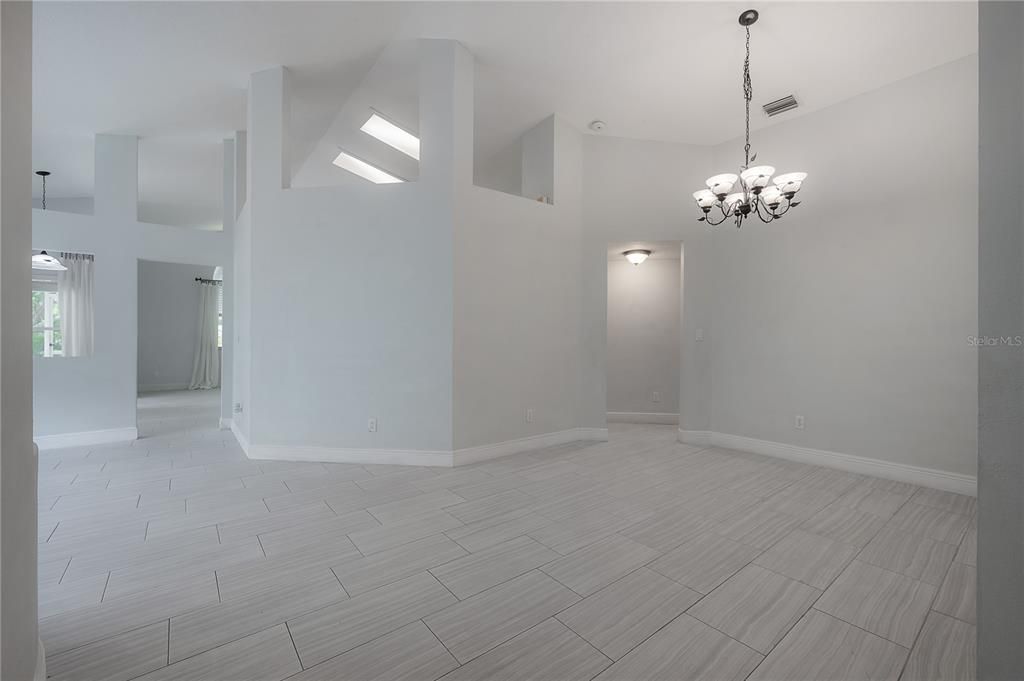 For Sale: $550,000 (3 beds, 2 baths, 1728 Square Feet)