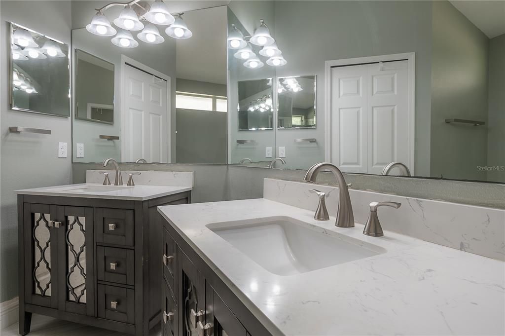 For Sale: $550,000 (3 beds, 2 baths, 1728 Square Feet)