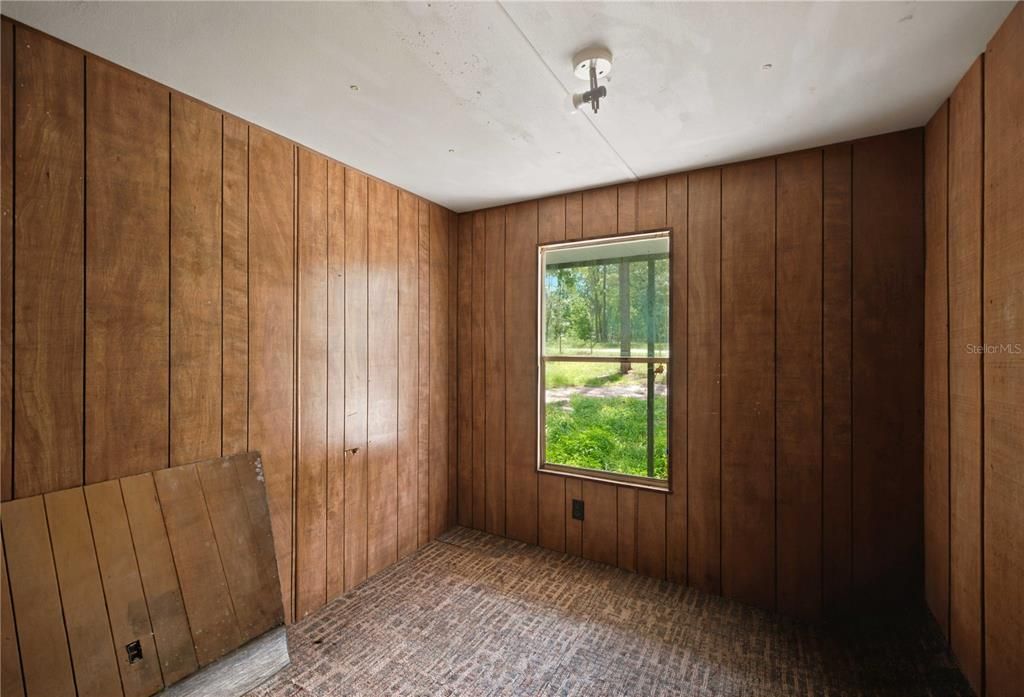 For Sale: $95,000 (3 beds, 2 baths, 910 Square Feet)