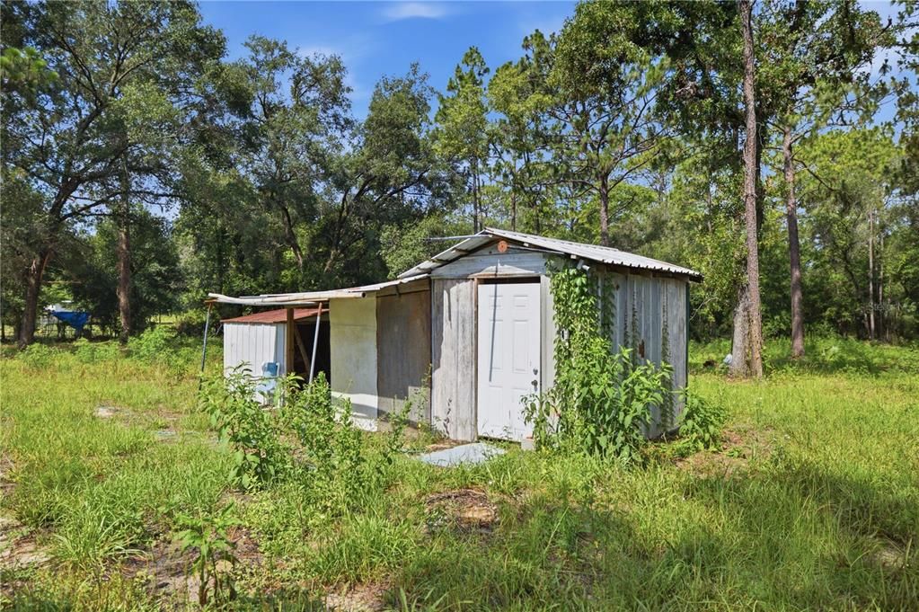 For Sale: $95,000 (3 beds, 2 baths, 910 Square Feet)