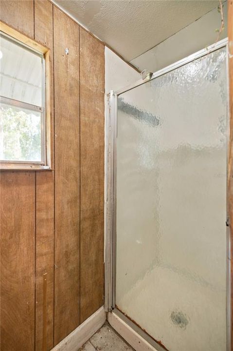 For Sale: $95,000 (3 beds, 2 baths, 910 Square Feet)