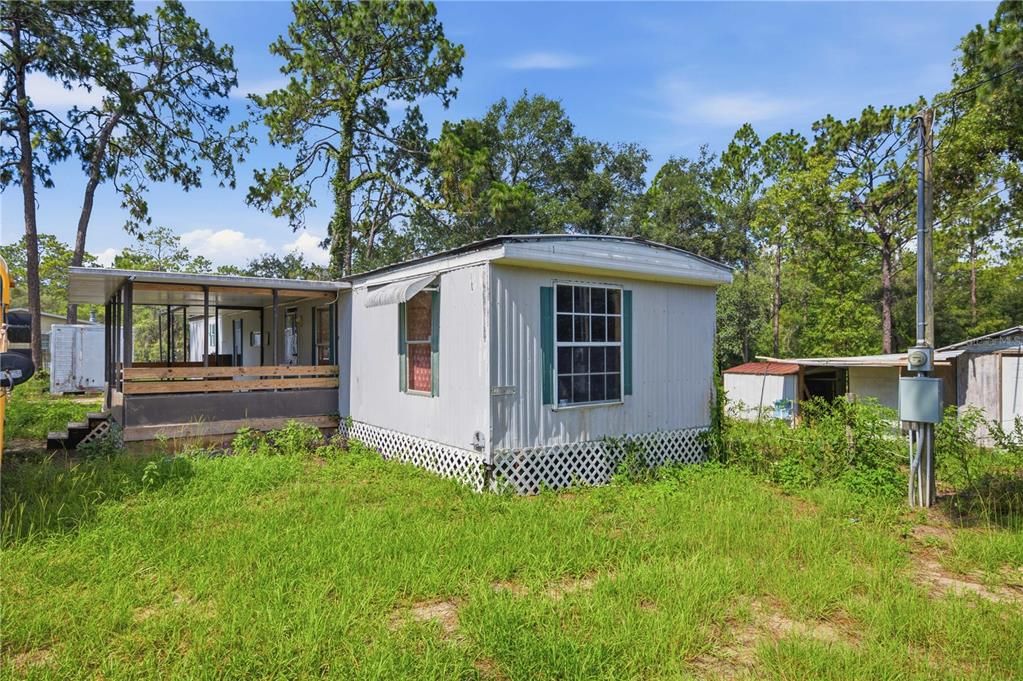 For Sale: $95,000 (3 beds, 2 baths, 910 Square Feet)