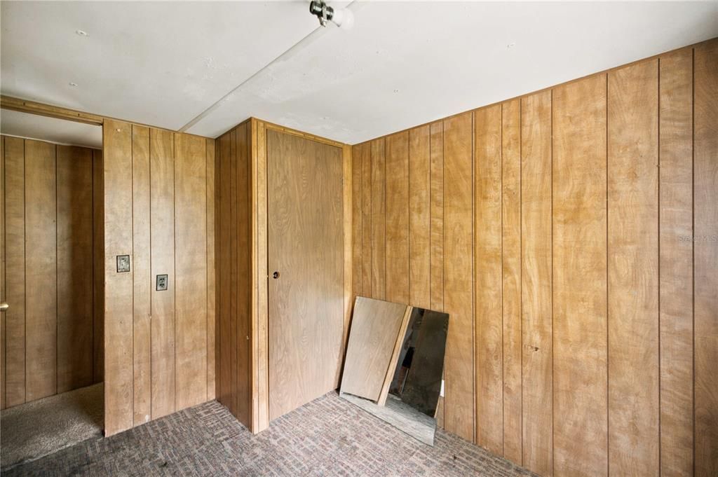 For Sale: $95,000 (3 beds, 2 baths, 910 Square Feet)