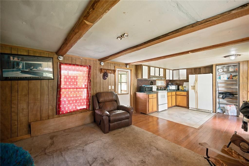 For Sale: $95,000 (3 beds, 2 baths, 910 Square Feet)