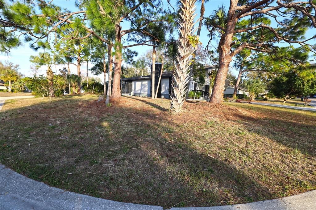 For Rent: $3,350 (3 beds, 2 baths, 1785 Square Feet)