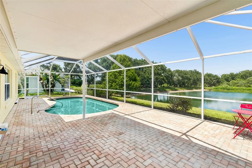 For Sale: $399,997 (3 beds, 2 baths, 1376 Square Feet)