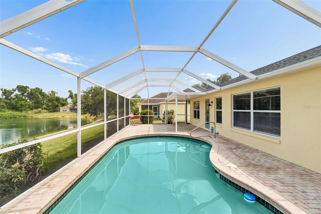 For Sale: $399,997 (3 beds, 2 baths, 1376 Square Feet)