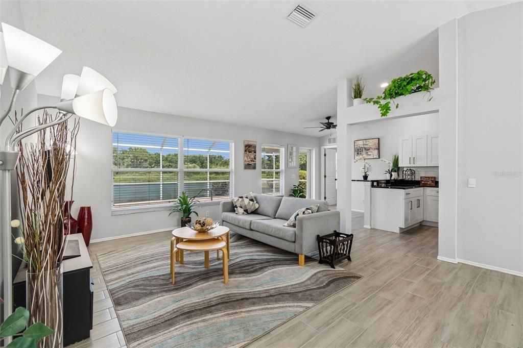 For Sale: $399,997 (3 beds, 2 baths, 1376 Square Feet)