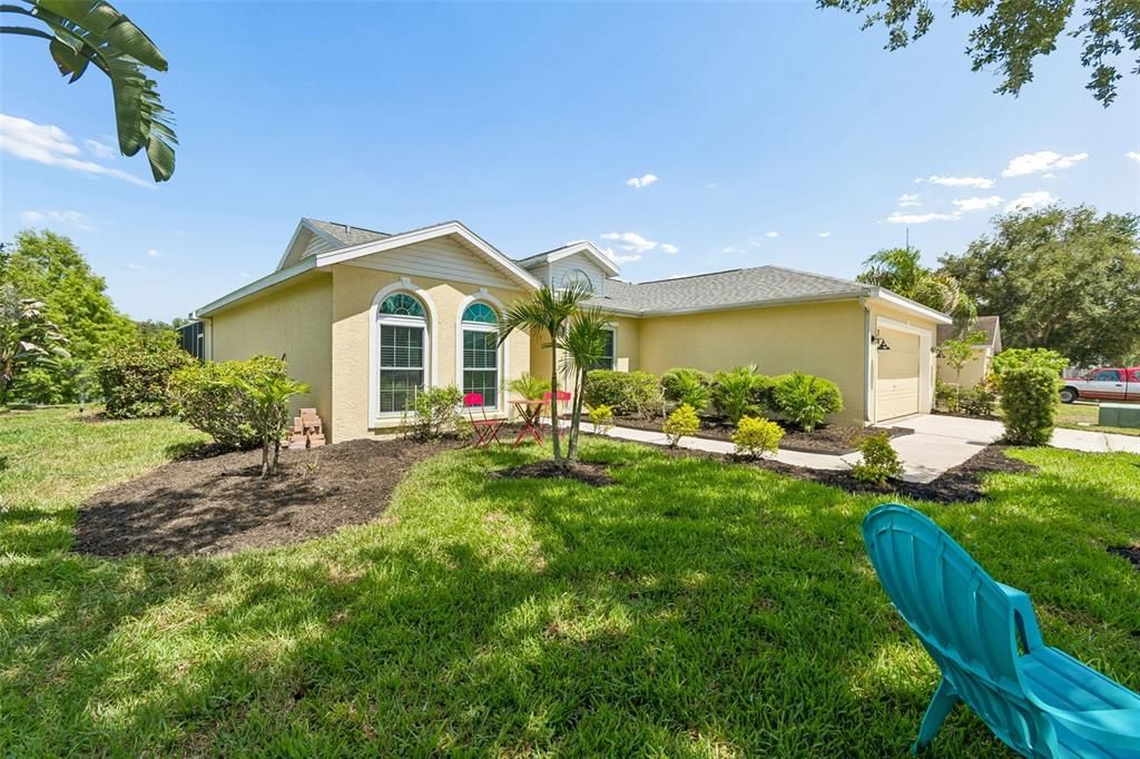 For Sale: $399,997 (3 beds, 2 baths, 1376 Square Feet)