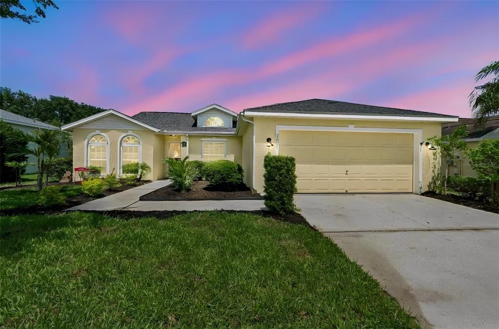 For Sale: $399,997 (3 beds, 2 baths, 1376 Square Feet)