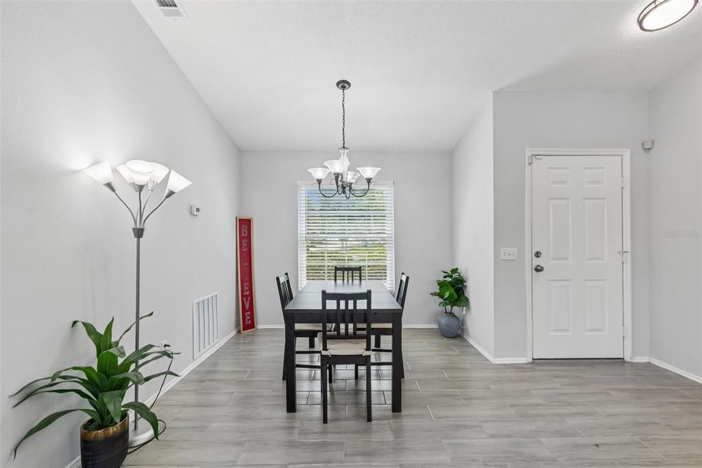For Sale: $399,997 (3 beds, 2 baths, 1376 Square Feet)