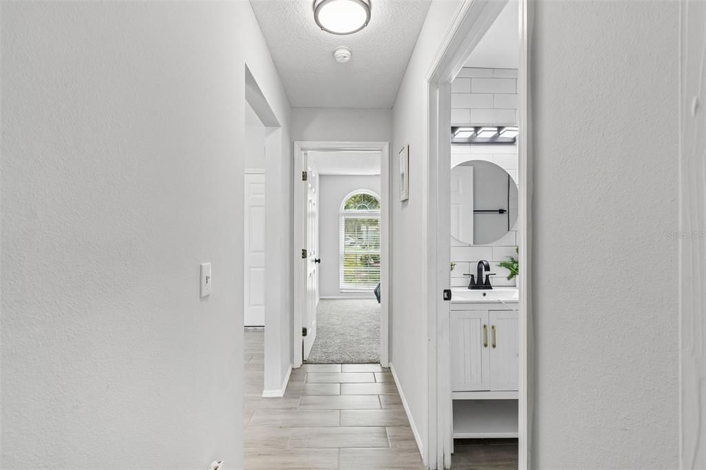 For Sale: $399,997 (3 beds, 2 baths, 1376 Square Feet)