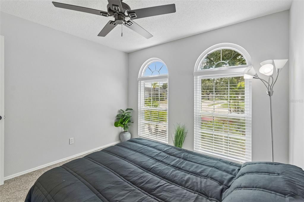 For Sale: $399,997 (3 beds, 2 baths, 1376 Square Feet)