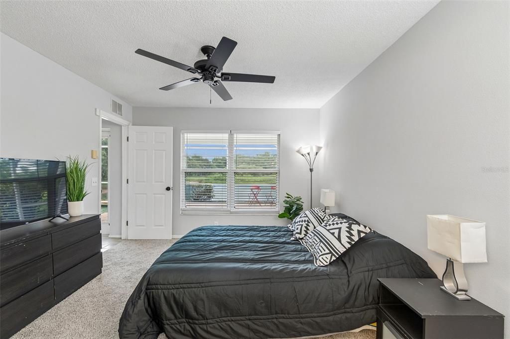 For Sale: $399,997 (3 beds, 2 baths, 1376 Square Feet)