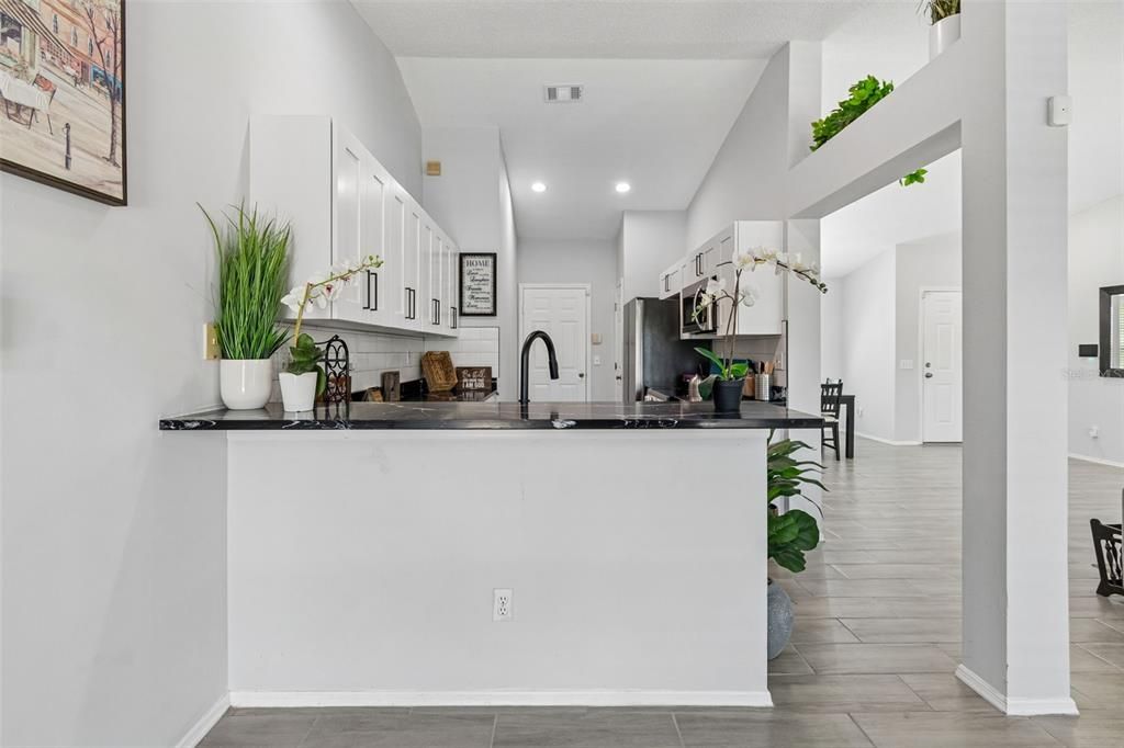 For Sale: $399,997 (3 beds, 2 baths, 1376 Square Feet)