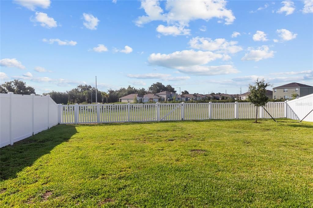 En Venta: $325,000 (4 camas, 2 baños, 1815 Pies cuadrados)