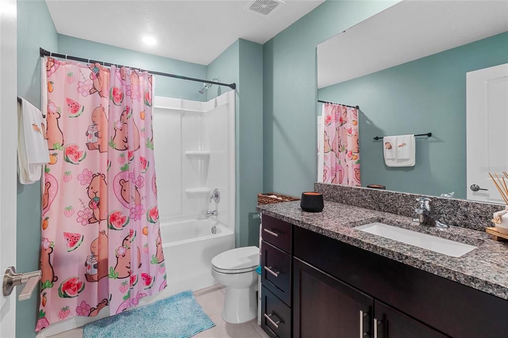 En Venta: $325,000 (4 camas, 2 baños, 1815 Pies cuadrados)