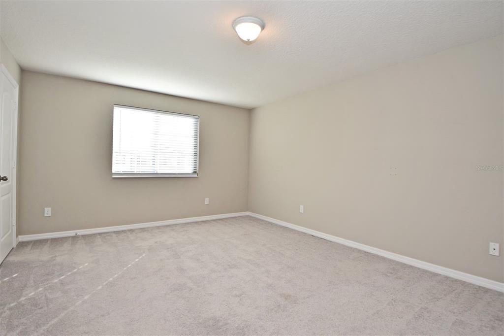 В аренду: $2,600 (4 спален, 3 ванн, 1603 Квадратных фут)