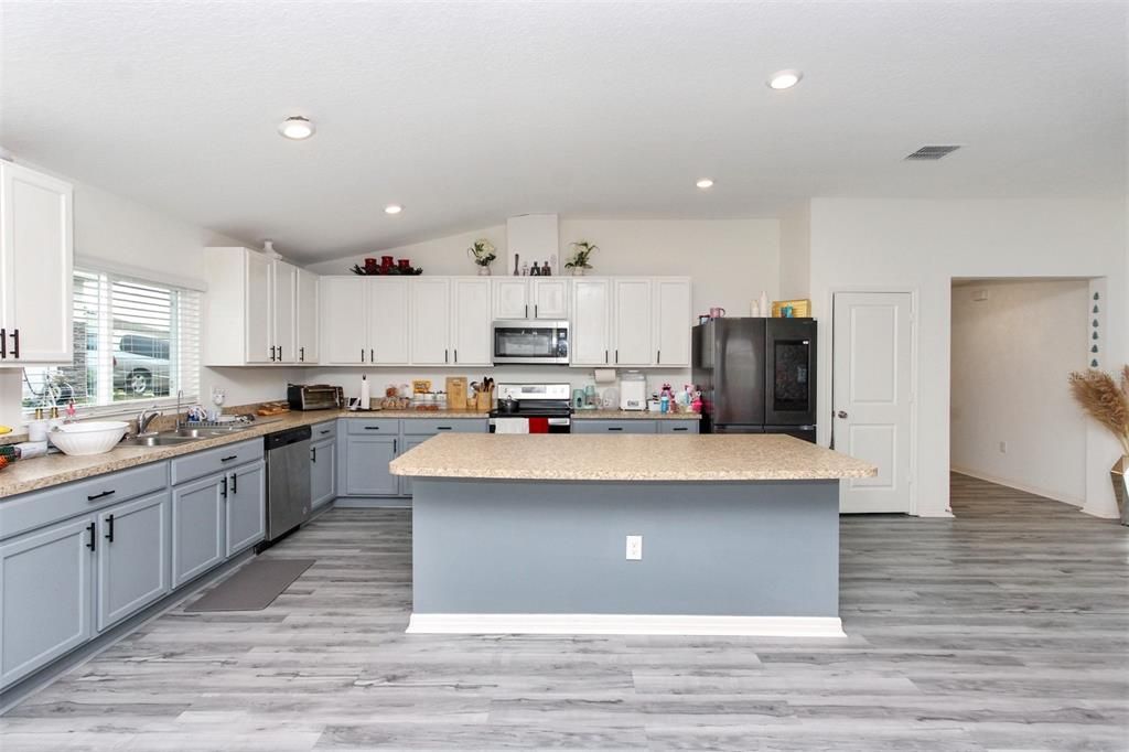 For Sale: $380,000 (4 beds, 2 baths, 2334 Square Feet)