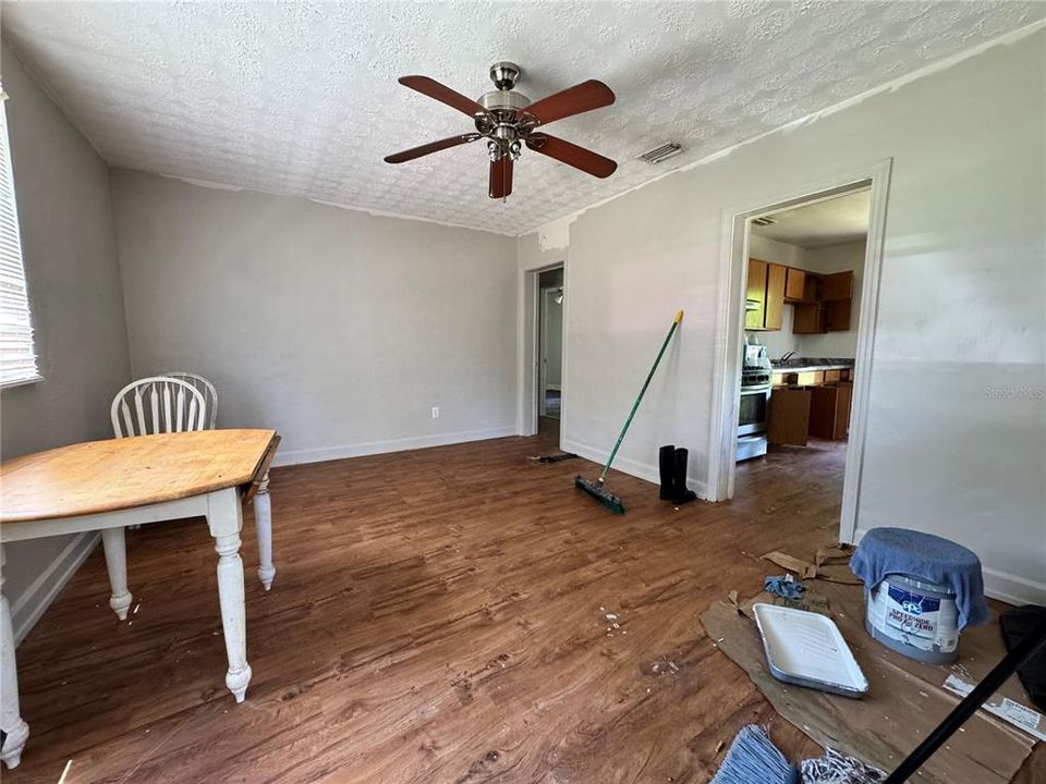 En Venta: $219,000 (2 camas, 1 baños, 806 Pies cuadrados)