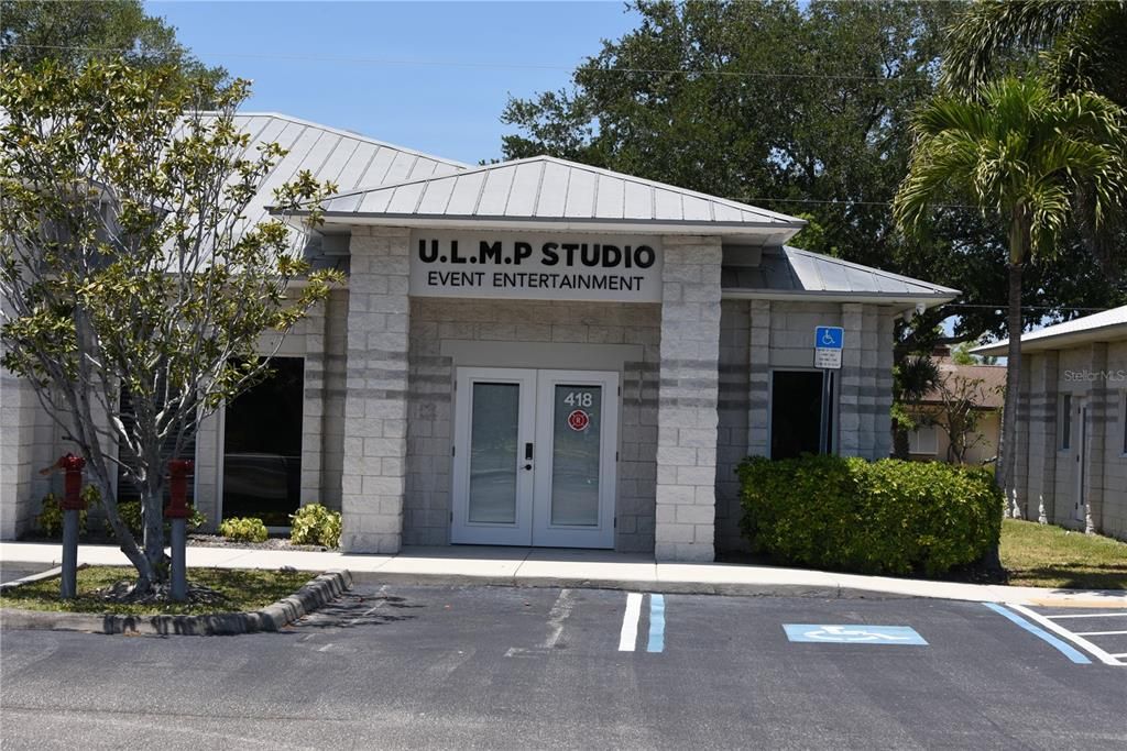 For Sale: $430,000 (0 beds, 0 baths, 1272 Square Feet)