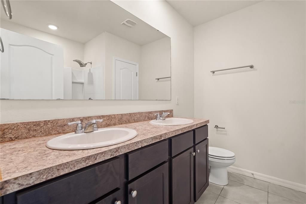 For Sale: $329,000 (3 beds, 2 baths, 1530 Square Feet)