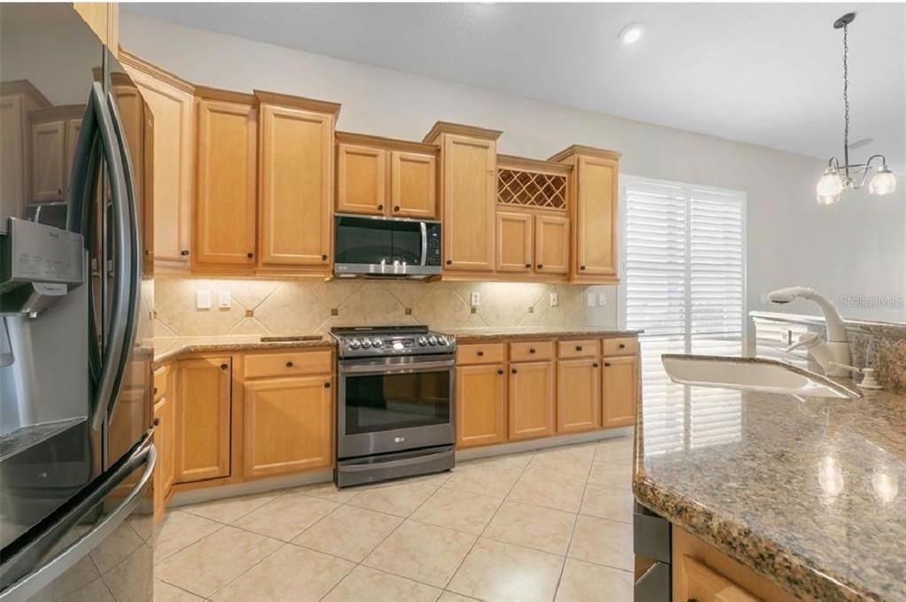 For Rent: $3,500 (3 beds, 2 baths, 2159 Square Feet)