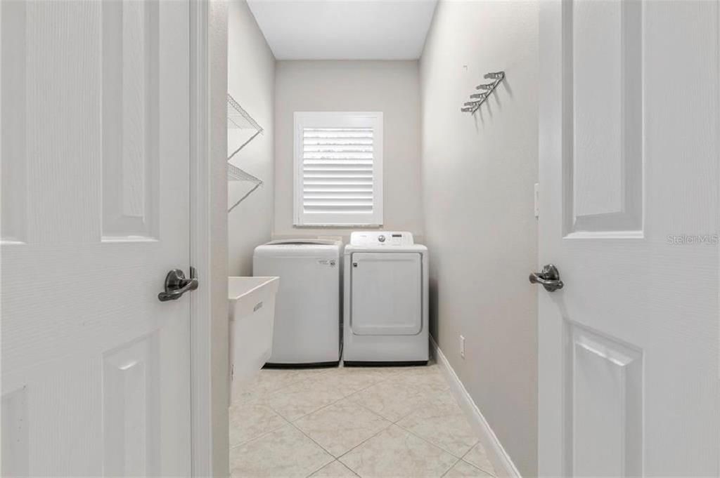 For Rent: $3,500 (3 beds, 2 baths, 2159 Square Feet)