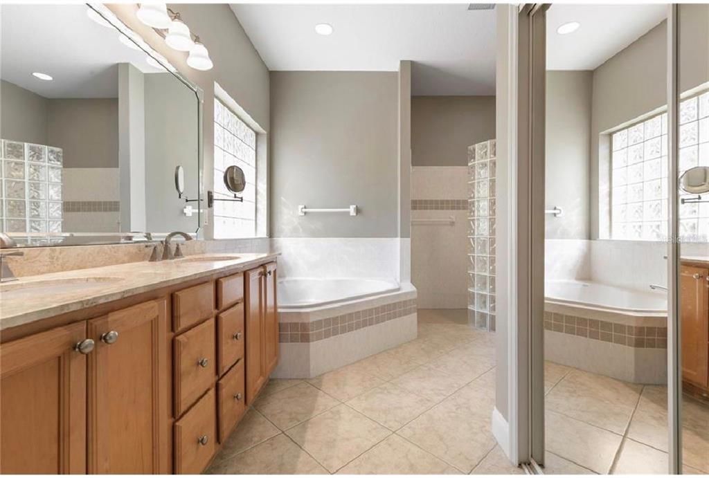 For Rent: $3,500 (3 beds, 2 baths, 2159 Square Feet)