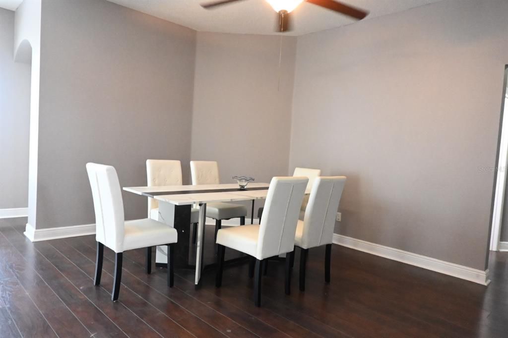 For Sale: $489,900 (3 beds, 2 baths, 1828 Square Feet)