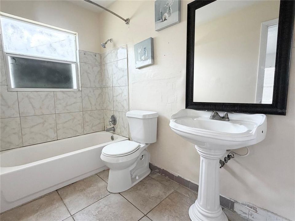 For Sale: $299,000 (3 beds, 2 baths, 1000 Square Feet)
