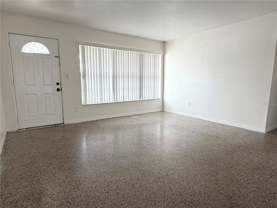 For Sale: $299,000 (3 beds, 2 baths, 1000 Square Feet)