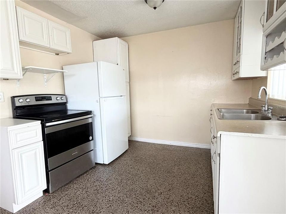 For Sale: $299,000 (3 beds, 2 baths, 1000 Square Feet)