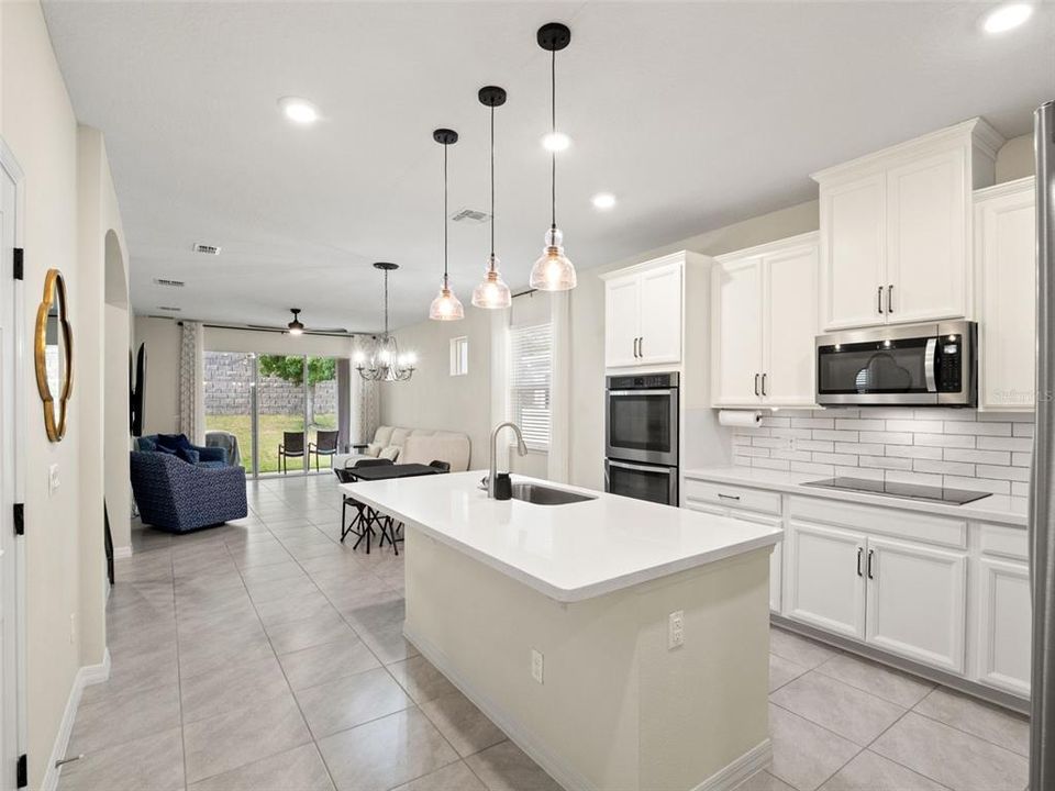 For Sale: $525,000 (4 beds, 3 baths, 2546 Square Feet)
