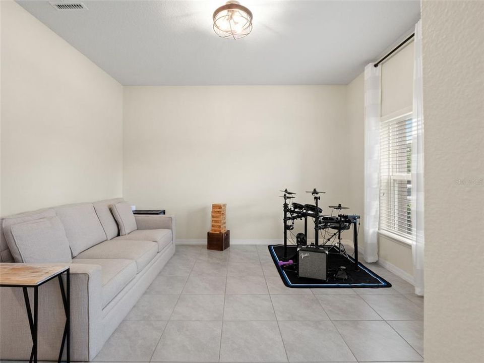 For Sale: $525,000 (4 beds, 3 baths, 2546 Square Feet)