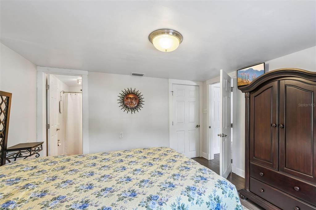 For Sale: $599,900 (2 beds, 2 baths, 1410 Square Feet)