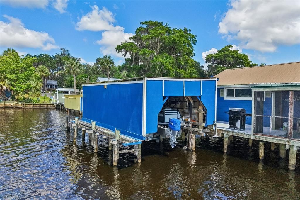 For Sale: $599,900 (2 beds, 2 baths, 1410 Square Feet)