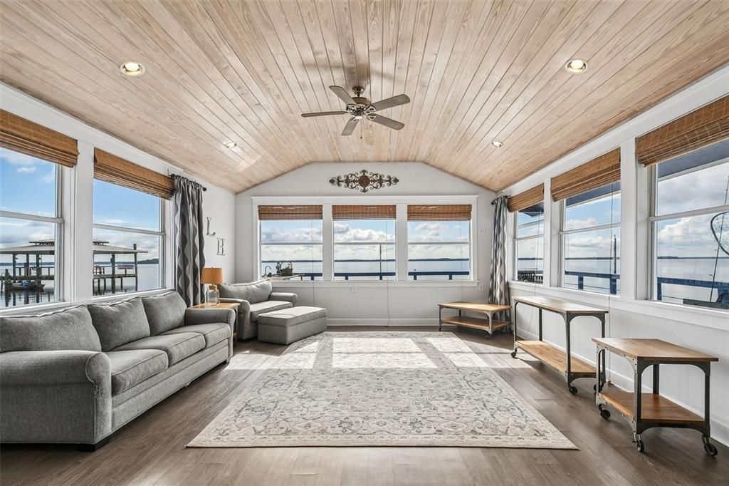 For Sale: $599,900 (2 beds, 2 baths, 1410 Square Feet)