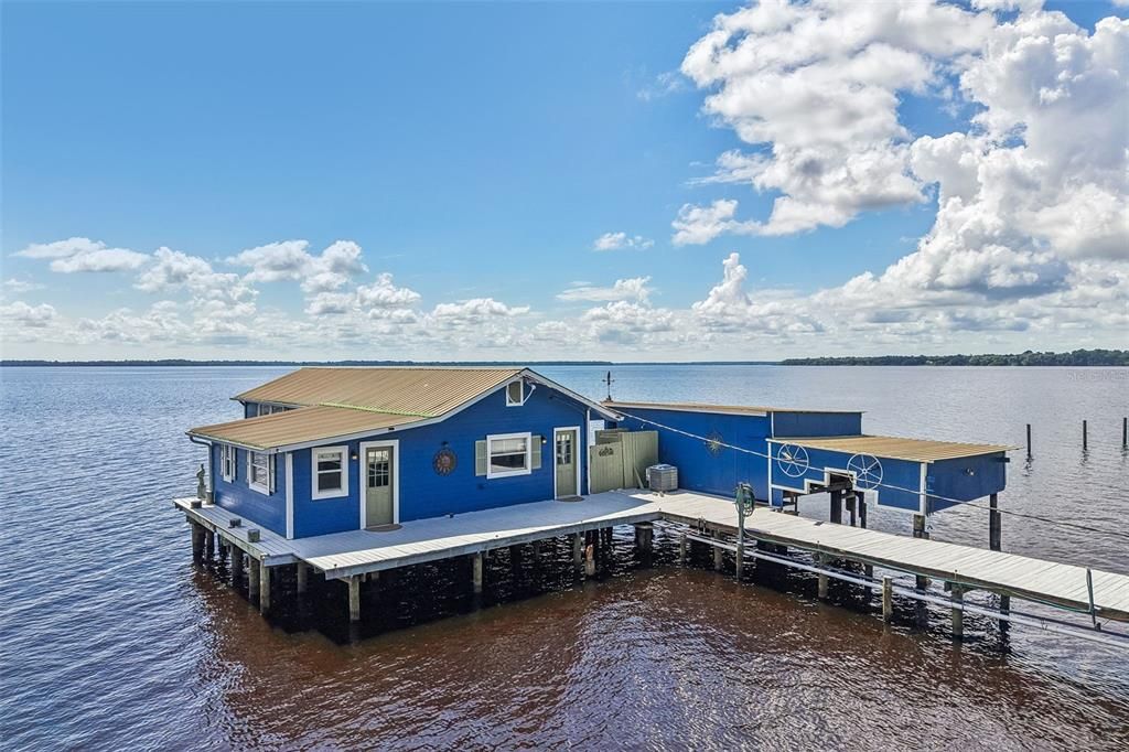 For Sale: $599,900 (2 beds, 2 baths, 1410 Square Feet)