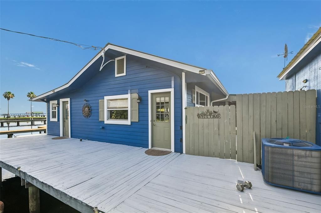 For Sale: $599,900 (2 beds, 2 baths, 1410 Square Feet)