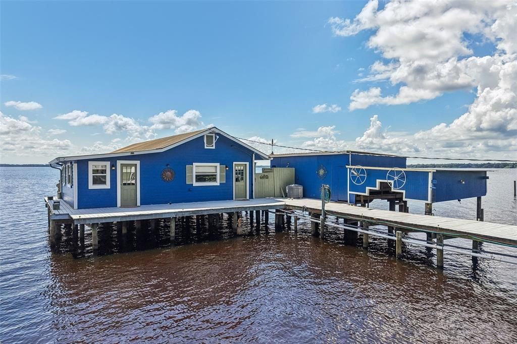 For Sale: $599,900 (2 beds, 2 baths, 1410 Square Feet)